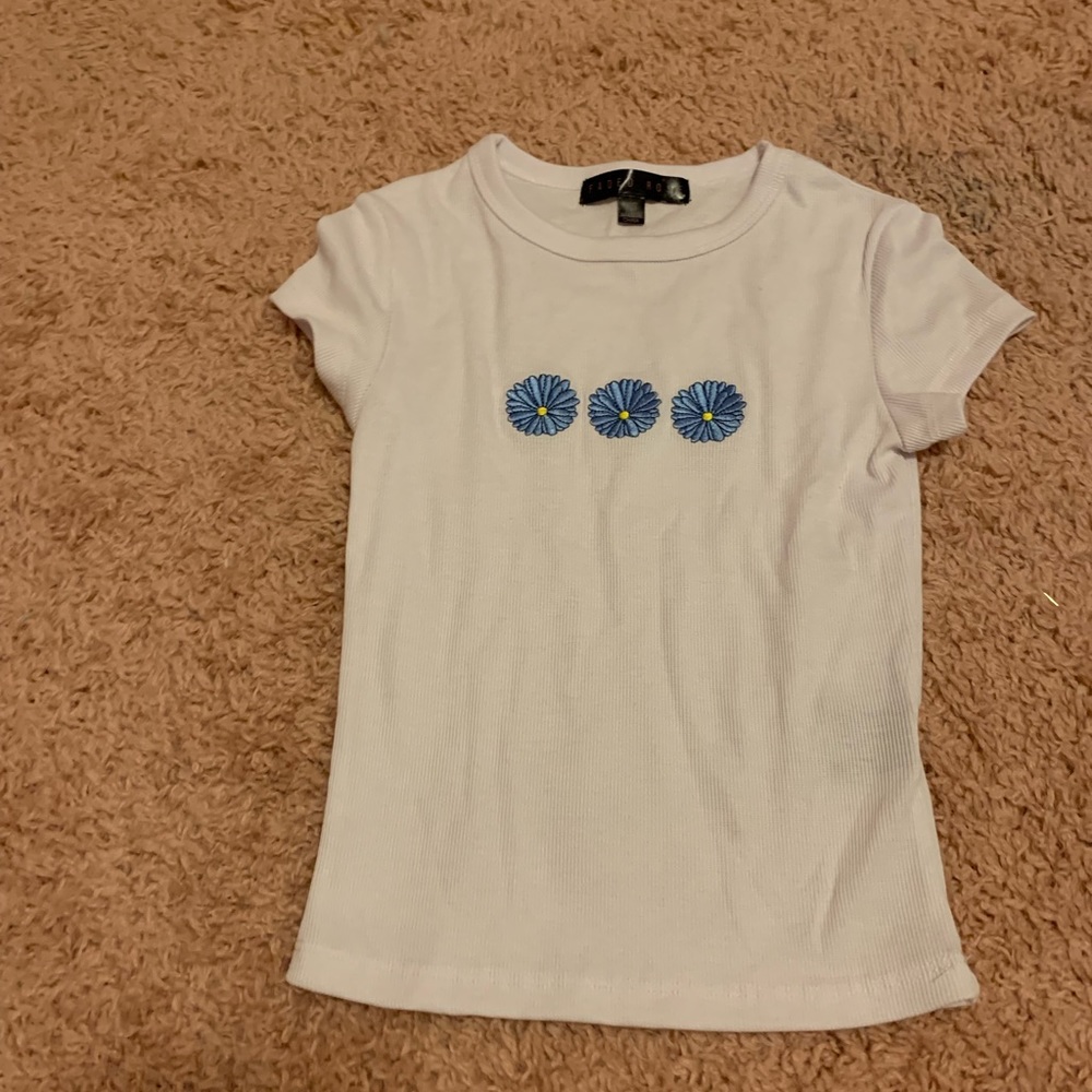 White t-shirt with flowers